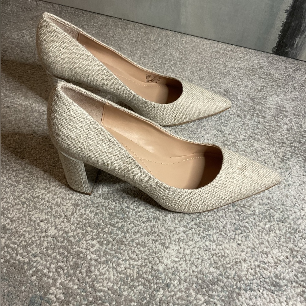 Alfani Step & Flex Jensonn Block Heel Pumps in Textured Linen - Size 10 - Picture 4 of 16